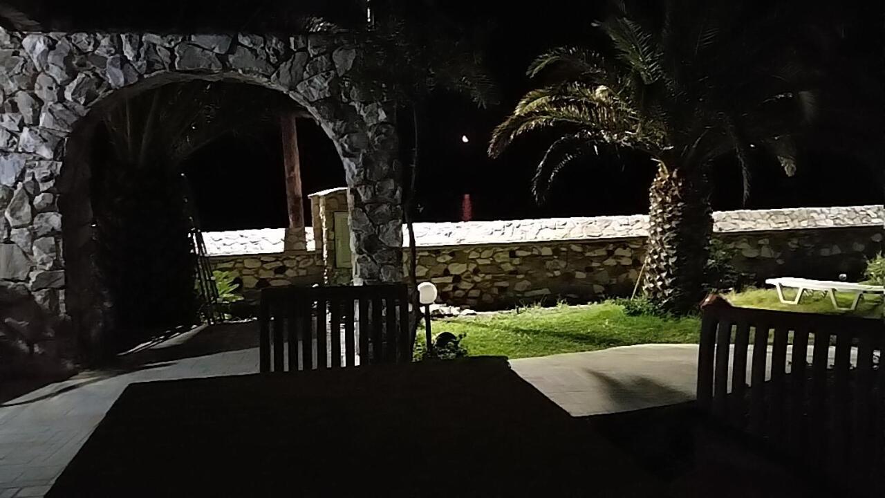 Το Πετρινο Vila Agia Marina Mikrolimanou Exterior foto