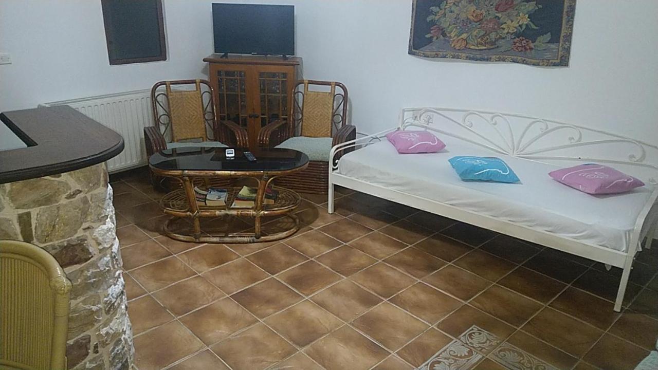 Το Πετρινο Vila Agia Marina Mikrolimanou Exterior foto
