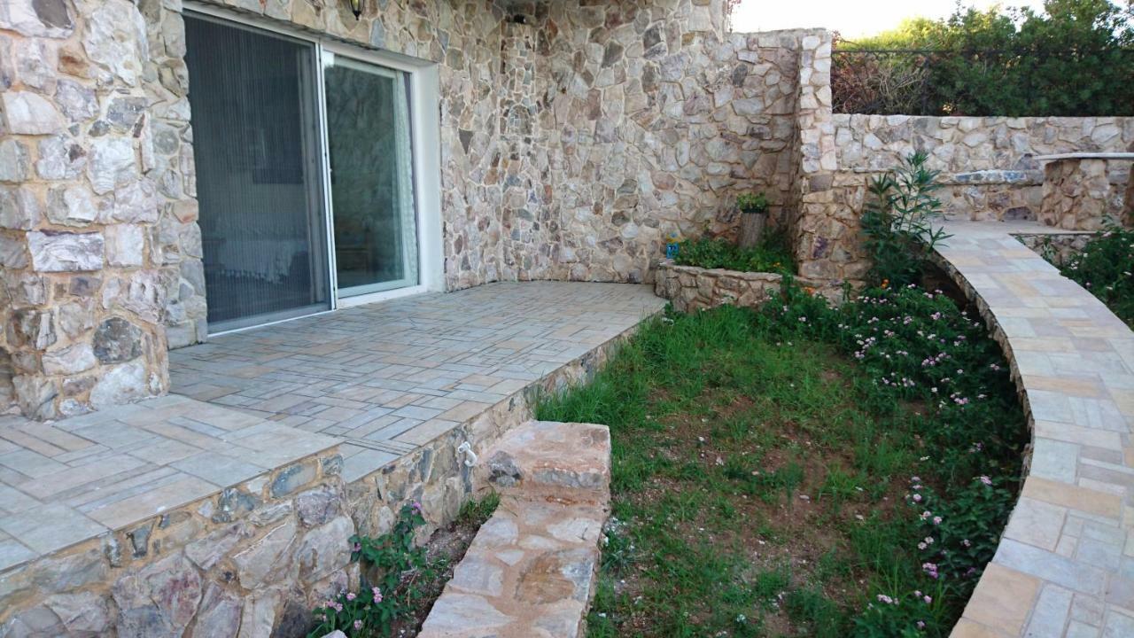 Το Πετρινο Vila Agia Marina Mikrolimanou Exterior foto