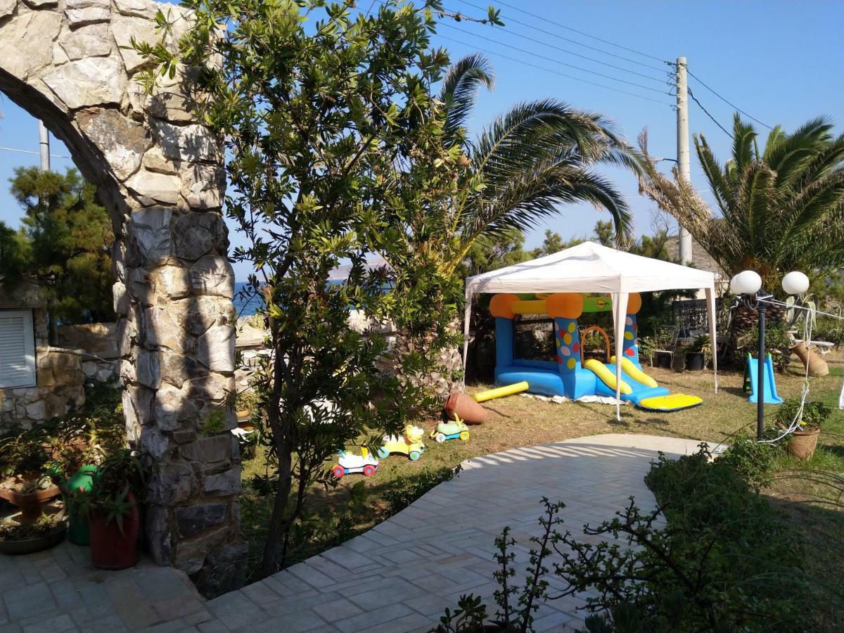 Το Πετρινο Vila Agia Marina Mikrolimanou Exterior foto